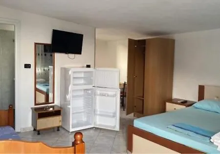 Hostel Llambro