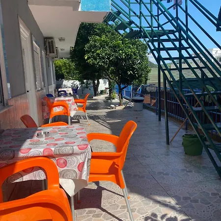 Hostel Llambro *