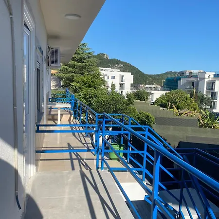 Llambro Hostel